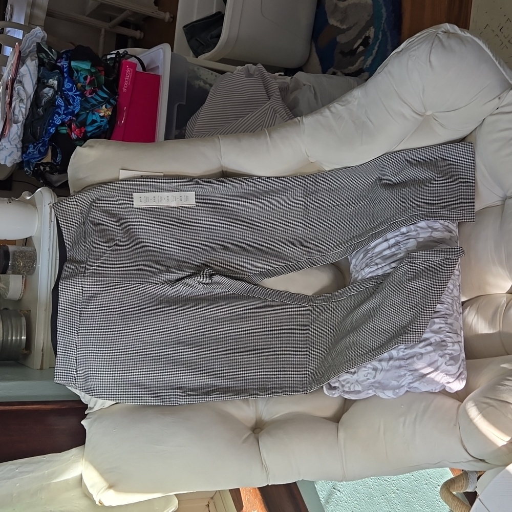 NWT 10 Regular Houndstooth pull on skinny ankle pants from A New Day.